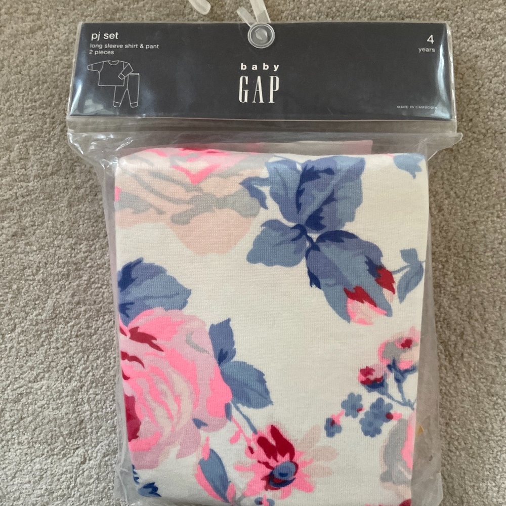 BRAND NEW! Gap floral pajamas size 4T